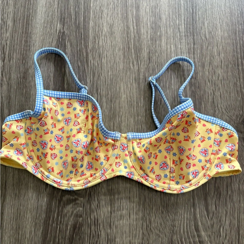 NEW! Frankie’s Bikinis x PINK buttercup underwire bikini top